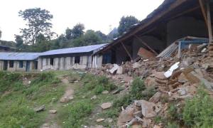 Zerstörte Schule in Solche, Nepal