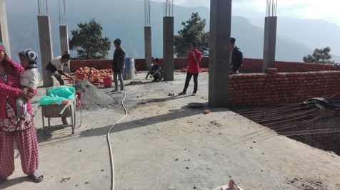 Der Bau geht weiter Schule Golche Nepal 